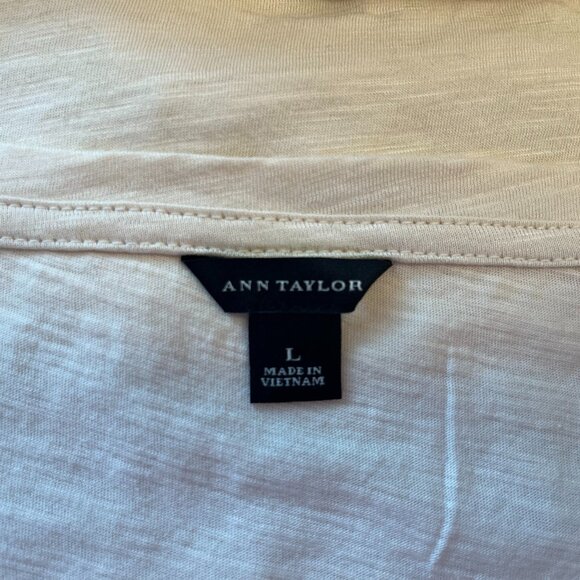 Ann Taylor Misses Large Lace Tee Shirt - Picture 3 of 4